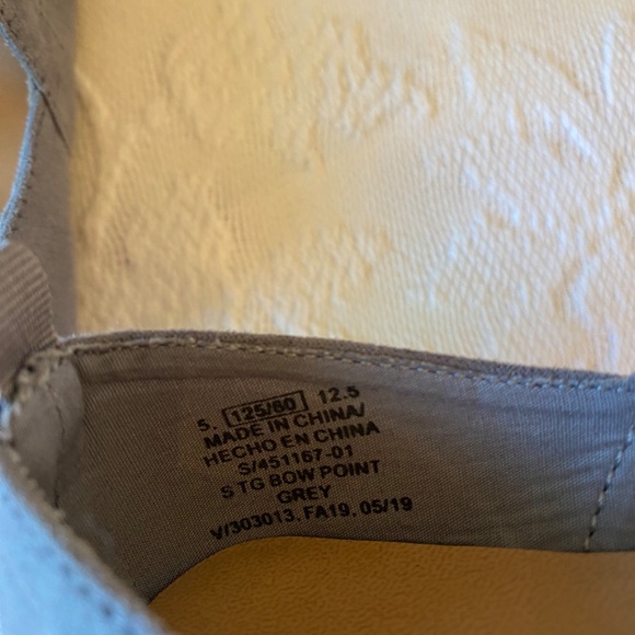 Toddler size 5 shoes - Picture 5 of 6